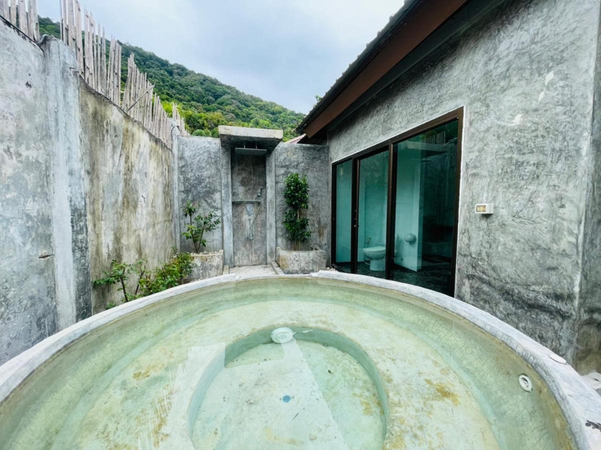 The Sea Resort Haad Rin Exterior photo