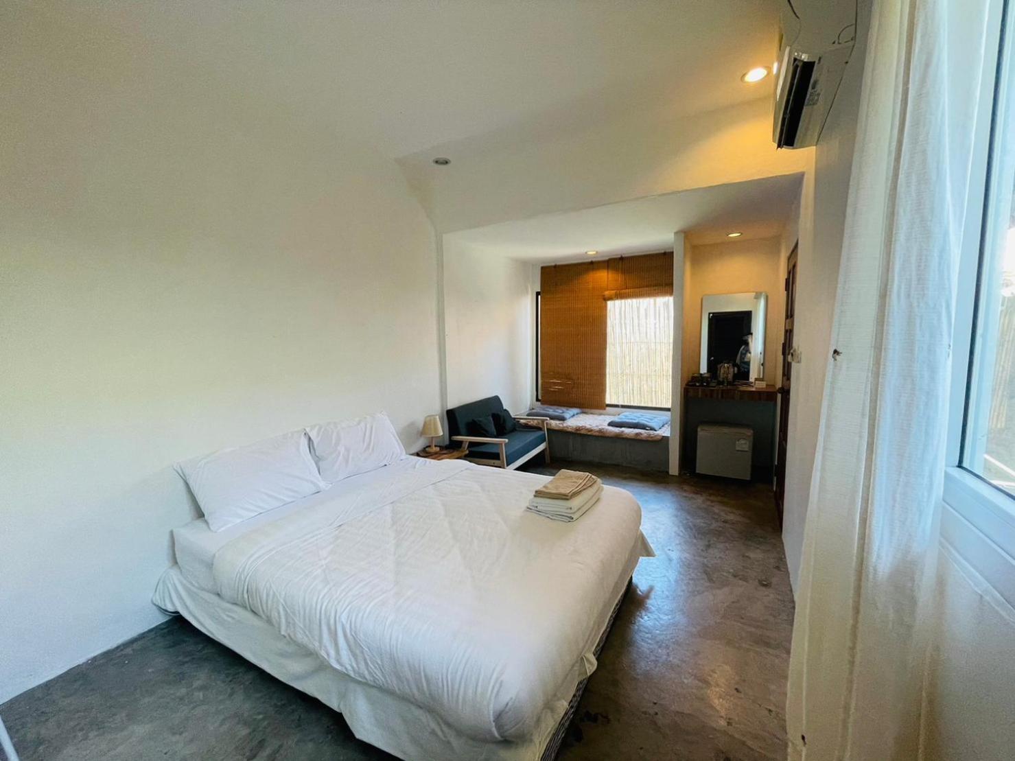 The Sea Resort Haad Rin Room photo